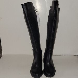 ANNE KLEIN SZ 7.5M NEW WITHOUT BOX